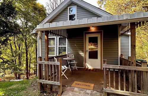 Wildwood House | 3BR Hampton Easy Downtown Access, quiet retreat with lots of privacy
