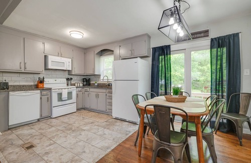 Hampton House | 3BR Hampton Home, Central to HU, and Colosseum!