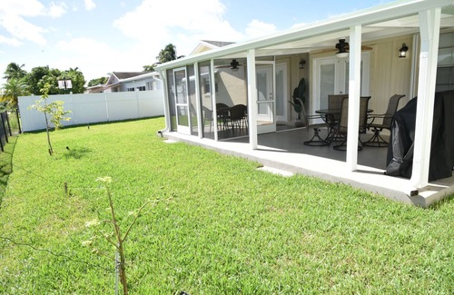 Sandalfoot Cove House | 3BR Home in Boca Raton - Waterfront, Close to Amenities, 20 mins to Beach
