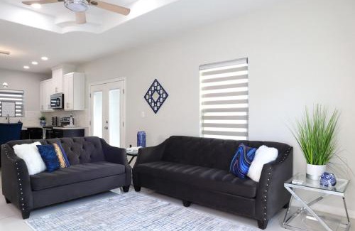 Edinburg Apartment | 3BR Home Located In Uptown Edinburg