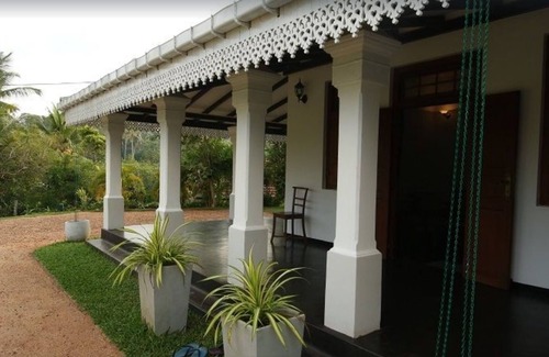 Dodanduwa House | 3br Ocean Reef in Hikkaduwa