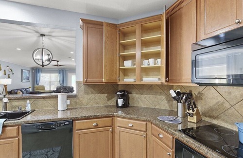 The Colony House | 3BR Rare find near Grandscape, Frisco Star and more.
