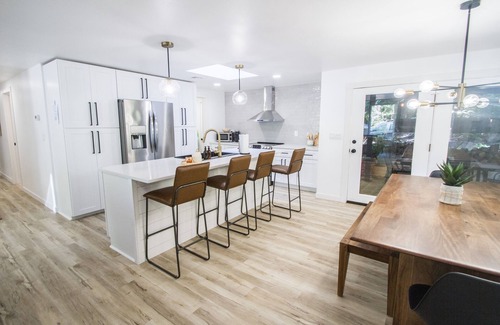 Eugene House | 3BR Renovated pet friendly home in woods near UO campus, Spencers butte & Trails