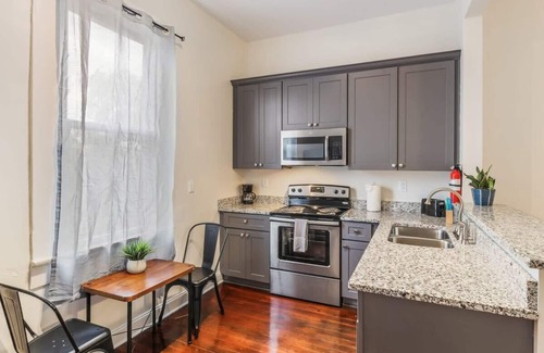 Seventh Ward House | 3BR Shotgun | 5 Min to French Quarter |Courtyard