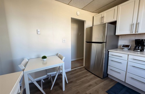 West New York Apartment | 3BR Smart Home Apartment Sleeps 11 20 Min to Times Sq