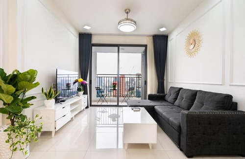 Bach Dang Riverside Apartment | 3br The Tresor Bitexco View Hana Apart
