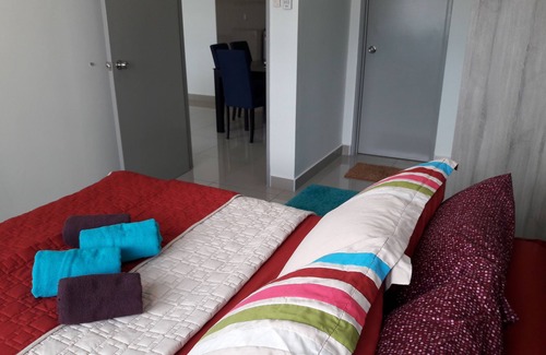 Presint 15 Condo | 3BR2B Homestay with pool view, 2 Free parking,Free Gym Access