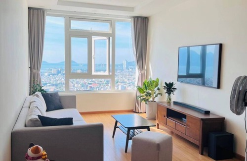 Vinh Trung Apartment | 3Brs 2Ba 110m2 Flat, City Center w/Sea & Lake view in Da Nang