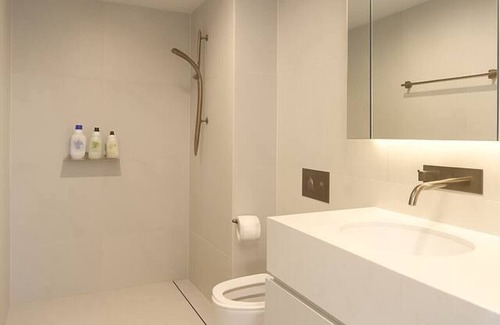 Reid Apartment | 3BRs Apt with Mountain Views | Heart of Canberra