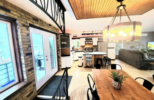 Hebertville Ski Chalet | 3CH - Lakeside + Spa + Fireplace + AC + Billiards + BBQ and more WoW!