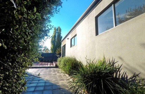 Glenorchy House | 3D Cinema, 8 Pinballs, video games, Sleeps 7 - 5mins to MONA