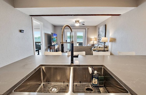 Lake Ozark Condo | 3MM, fully remolded, main channel lakefront with pool