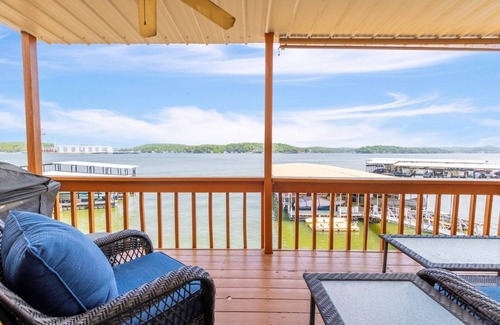 Lake Ozark Condo | 3MM, fully remolded, main channel lakefront with pool