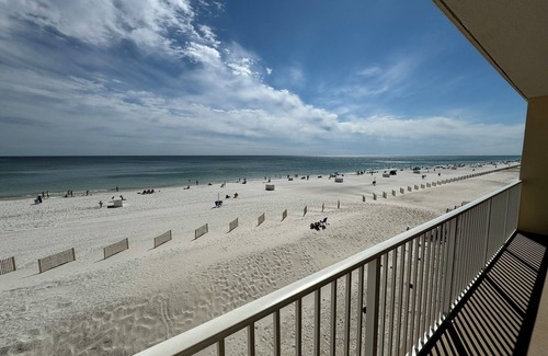 Gulf Shores Condo | 3rd Floor Condo Overlooking the Beach. Super clean!