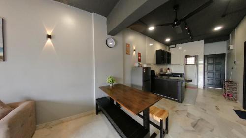 Si Rusa Apartment | 4-10 pax Door step to swimming pool & beach walk