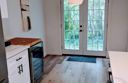 Paw Paw Lake House | 4/2 Bright Vacation Home | Paw Paw Lake