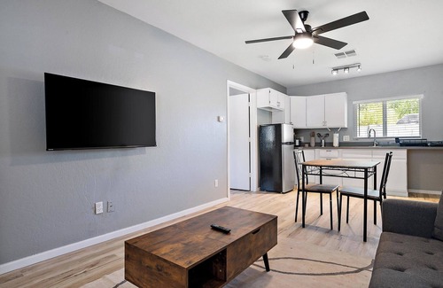 Camelback East Apartment | 4.3 miles from Downtown Phoenix