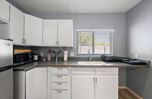 Camelback East Apartment | 4.3 miles from Downtown Phoenix