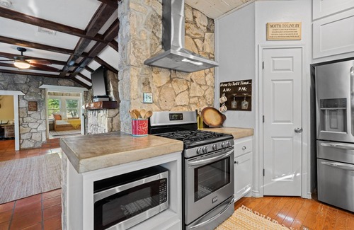 Ingram House | 4/3 Riverfront Home & Firepit!