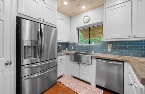 Ingram House | 4/3 Riverfront Home & Firepit!