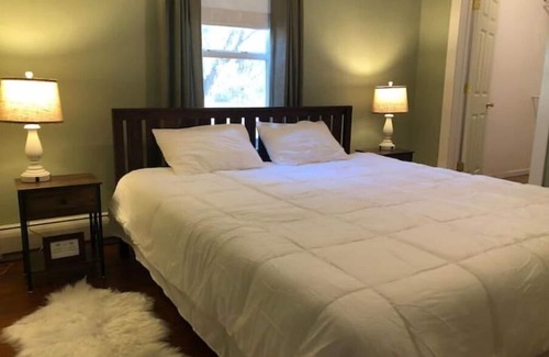 Jolley House | 4.5 miles to Twin Lakes, small town, pets welcome