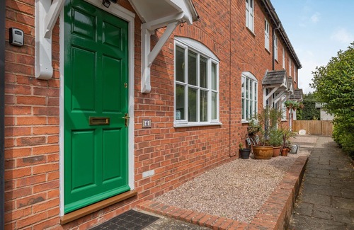 Crewe Cottage | 4 ALDELYME COURT, family friendly, with a garden in Audlem