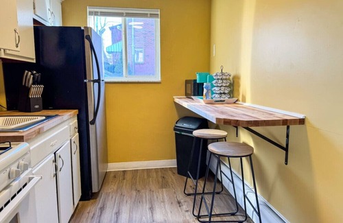Mount Oliver Apartment | 4 Apartments w/4 Bedrooms & Parking + WIFI