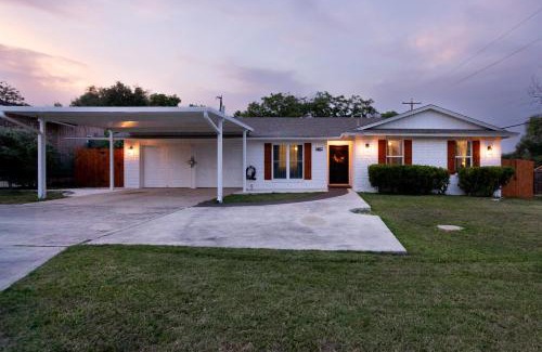 Leon Valley House | 4-BD 3-FullBA SAMedical Cen,Riverwalk,Fiesta,Rodeo