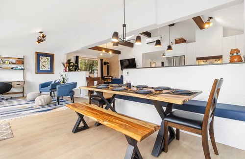 L'Ile-Perrot Cottage | => 4 bdr 2 full baths, renovated house in Île-Perrot, Quebec.