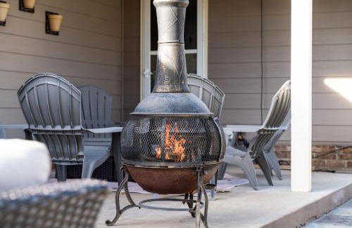 Tulsa House | 4 Bdrm, 3ba,fire Pit, Grill, 1 Block To Tu
