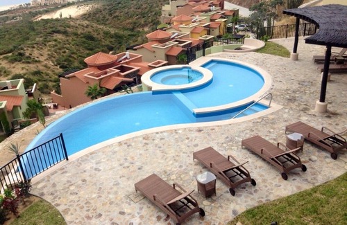 Paraiso Escondido House | 4 bdrm Villa-Gated Montecristo Estates