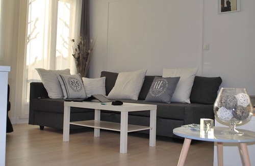 Centre Ville Rive Gauche Apartment | 4 beautiful appt F3 comfortable, on the Seine, parking, cathedral view in Rouen