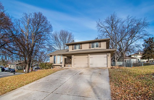 Millard House | 4 Bed; 2.5 Bath ; 940 Mbps ; Fenced Yard ; Grill