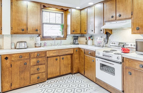 Massillon House | 4 Bed/ 2 Bath Home 16 min from HOF!