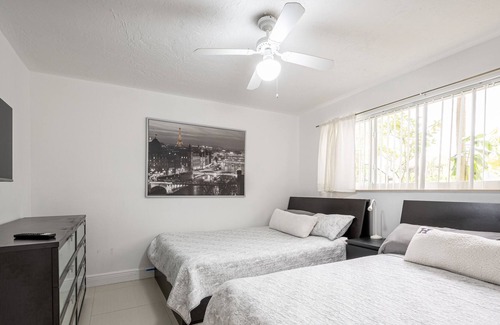 Cutler Bay Apartment | 4 BED & 2 BATH Lakefront Duplex w/ Pool in between Downtown Miami & Florida Keys