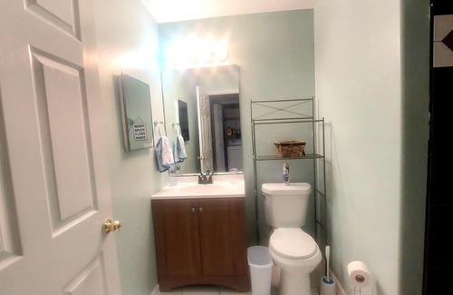 Tallahassee Condo | 4 Bed 3.5 bath with king bed and jacuzzi tub!