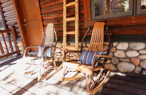 Island Park House | 4 Bed 4 Bath - Minutes from rivers, lakes, fishing, kayaking.