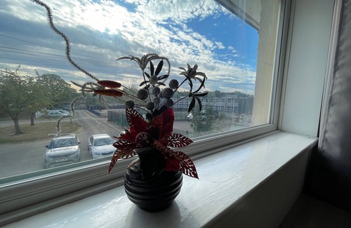 Shephall House | 4-Bed Barnwell Retreat- Sleeps 9, Garden & Parking