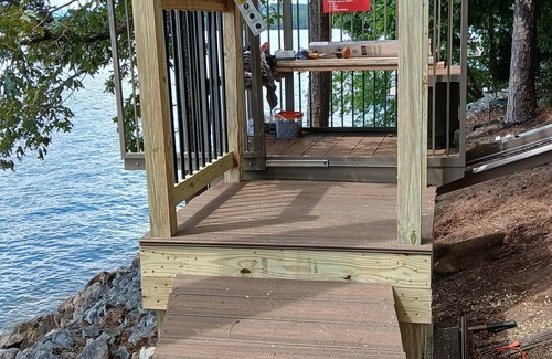 Seneca House | 4-bed,elevator, lakefront home, hottub, billards, fitness room, bidet, hill tram