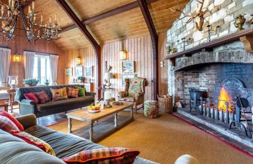 Dorchester House | 4 Bed in Dorchester 80513