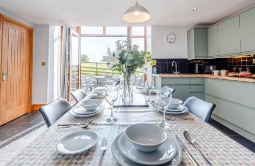Kidwelly House | 4 Bed in Kidwelly CWRTY