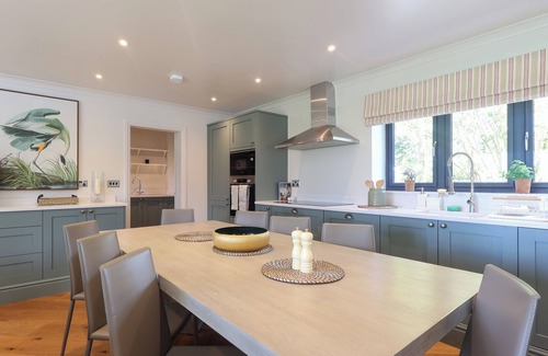 Broad Hinton Cottage | 4 bedroom accommodation in Royal Wootton Bassett