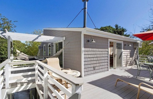 Culloden Shores House | 4 bedroom 2.5 bath AC,Decks Pvt Beach,HotTub Seasonal FirePitn 1-Week Min Summer