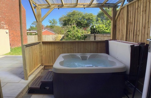 Knott End-on-Sea Cottage | 4 bedroom accommodation in Knott End-on-Sea, near Poulton-le-Fylde
