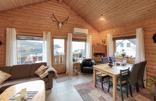 Vindafjord House | 4 bedroom accommodation in Vikedal