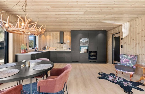 Ljosland House | 4 bedroom awesome home in åseral