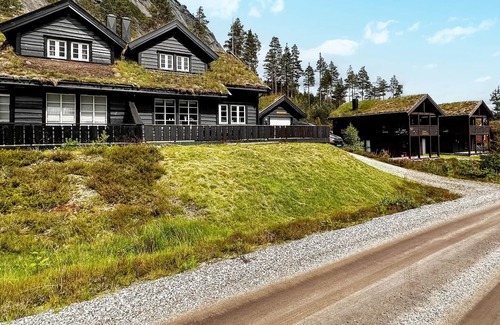 Valle House | 4 bedroom awesome home in Rysstad