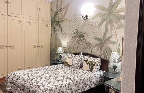 Safdarjung Enclave Bed & Breakfast | 4-bedroom bed & breakfast in phenomenal New Delhi with WiFi, AC