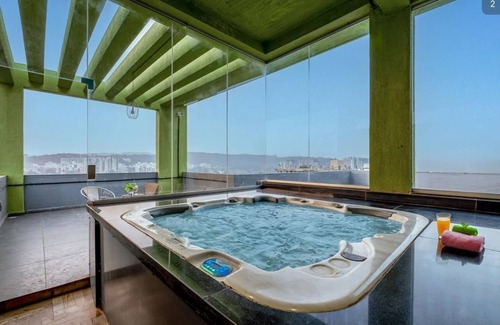 Bhugaon House | 4-bedroom bungalow in welcoming Pune with WiFi, AC