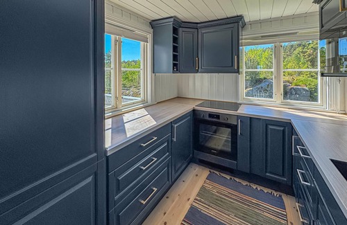 Tvedestrand House | 4 bedroom cozy home in Gjeving